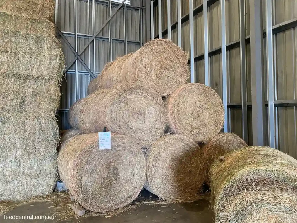 How-to-stack-hay-bales-1024x768